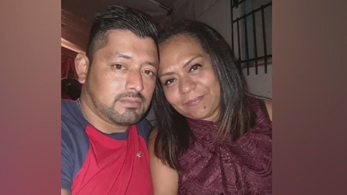 husband and wife shot dead in parking row