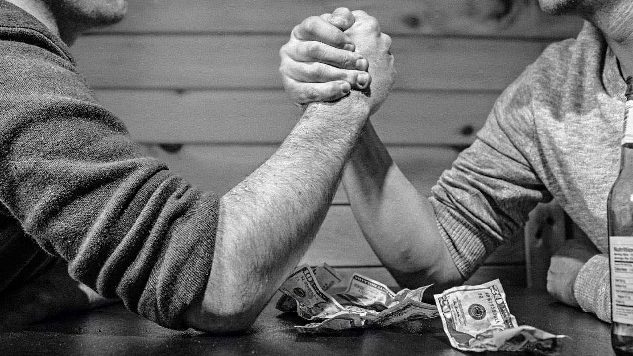 arm-wrestling