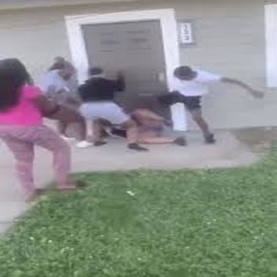 Wild brawl in Brooklyn, Illinois